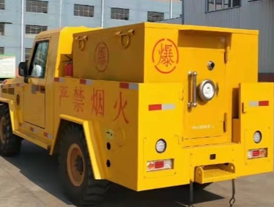 无锡凯龙爆破器材运输车：保障爆破任务的安全运行